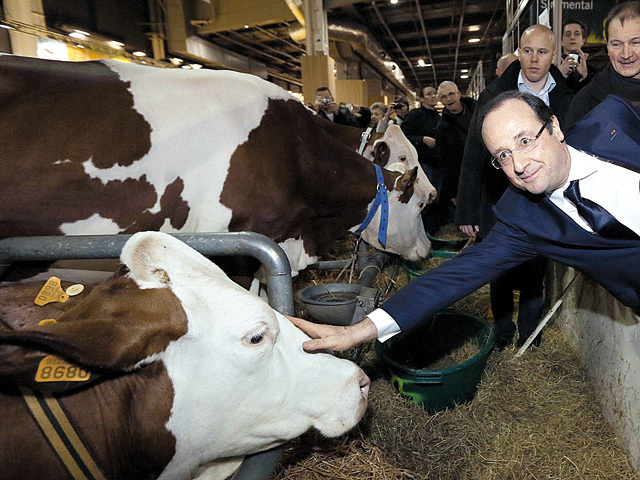 Preşedintele Hollande: Suntem într-o criză de supraproducţie în agricultură; să consumăm produse din Franţa