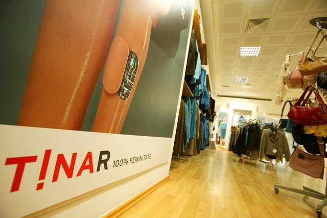 Îmbrăcăminte, îngrijire personală şi electronice sunt pieţe de consum unde brandurile româneşti lipsesc aproape cu desăvârşire. În aceste domenii, România nu mai are de mulţi ani mărci autohtone puternice