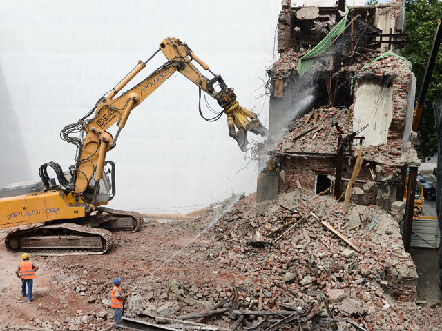 Pagina verde. STRABAG: „Legile din România nu permit utilizarea pe scară largă a materialelor de construcţii care rezultă în urma demolărilor. În ţările din vestul Europei se întâmplă frecvent“