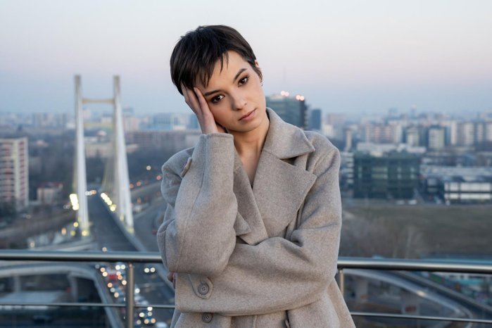 Din Botoşani, pe scenă şi pe micul ecran. Cum a reuşit o tânără de 23 de ani să îşi transforme visul în realitate şi care e lecţia de aur pe care orice tânăr care visează să fie actor trebuie să o înveţe? Karina Jianu, actriţă: Disciplina bate tot timpul 