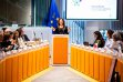 Capcana "work from home" ne-a dus într-o cultură a disponibilităţii permanente: cât e muncă, ce rămâne pentru viaţa privată? Europa se pune la masă pentru a găsi soluţii la stres, anxietate şi depresie la locul de muncă