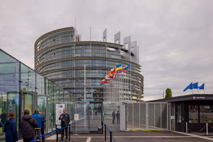 Pasul tău spre o carieră europeană: stagiile Schuman revin în primăvara lui 2027. Până când poţi aplica?