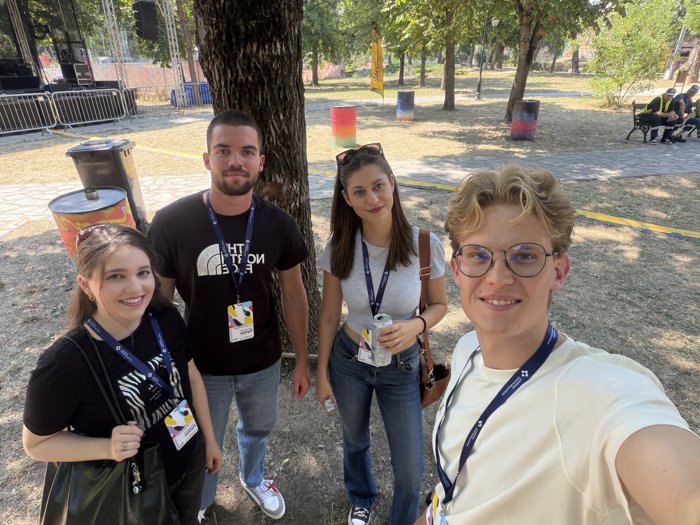 După lansarea aplicaţiei şi atingerea pragului de 13.000 de utilizatori, platforma studenţească, EduNext pregăteşte extinderea în Bucureşti şi Timişoara şi noi parteneriate cu mediul de business