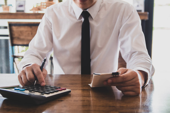 O nouă „taxă” apasă pe bugetele companiilor. Care este costul ascuns care nu apare în bilanţ la final de an 