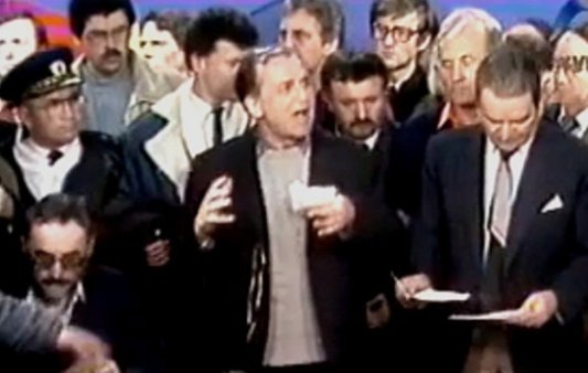 22 decembrie 1989. Ziua în care se naşte Consiliul Frontului Salvării Naţionale, avându-l, ultimul pe listă, „cu voia dumneavoastră”, pe Ion Iliescu