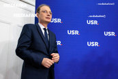 Niculescu Cabinet Wins Confidence Vote In Romanian Parliament