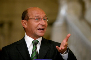 Basescu Wants New Constitution Adopted Before 2012 Parliamentary Elections