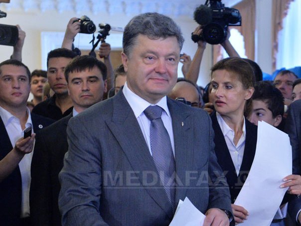 cleaner repose repose Regele ciocolatei, Petro Poroşenko, a câştigat alegerile prezidenţiale din  Ucraina - exit-poll