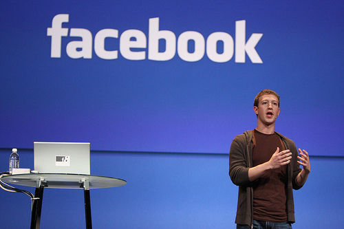 Adio Facebook, bun-venit „Meta”. Gigantul din tech îşi schimbă numele începând cu 1 decembrie. Acţiunile Facebook cresc