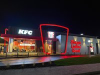 Cât costă să deschizi un restaurant tip drive thru KFC în România. Compania care deţine lanţul tocmai şi-a anunţat cea mai recentă investiţie