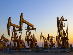 Petrolul Brent a urcat la 113 dolari pe baril, cel mai ridicat nivel din ultimele cinci luni. Iranul spune că este pregătit pentru război, iar tensiunile din Strâmtoarea Ormuz sporesc temerile privind aprovizionarea globală cu ţiţei
