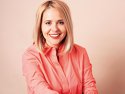 „O haină bine făcută nu costă puţin să fie produsă. Materialele de calitate, oamenii bine pregătiţi, dezvoltarea tiparelor, prototipurile şi controlul calităţii sunt investiţii reale, indiferent de numele de pe etichetă. De aceea, discuţia nu ar trebui să fie doar despre preţ, ci despre valoarea pe care produsul o oferă în timp.” Anca-Maria Ţurcanu, General Manager, Elsima