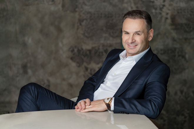 Ionuţ Negoiţă, Founder & CEO, HILS Development: „Contextul general – cu măriri de taxe, cu inflaţie, cu creşteri de preţuri peste tot – a generat o scădere a tranzacţiilor. Oamenii sunt mai prudenţi, posibilităţile se reduc, dar interesul există în continuare şi eu cred că anul următor va fi cam la fel cu 2026.”