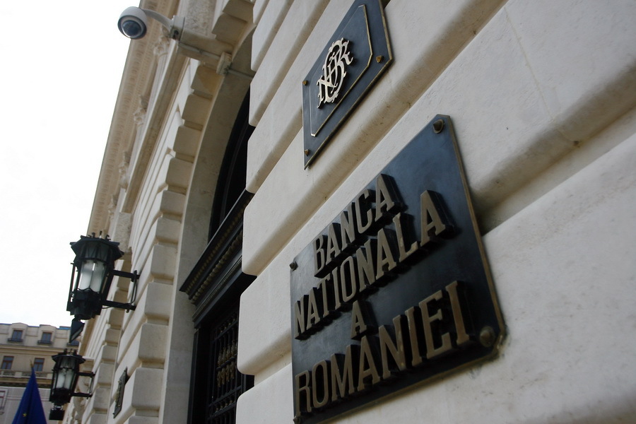 La ce e vulnerabil sistemul bancar din România: ce spune un raport BNR
