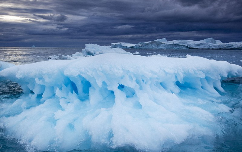 Gheţarii din Oceanul Arctic se topesc într-un ritm record, avertizează OMM