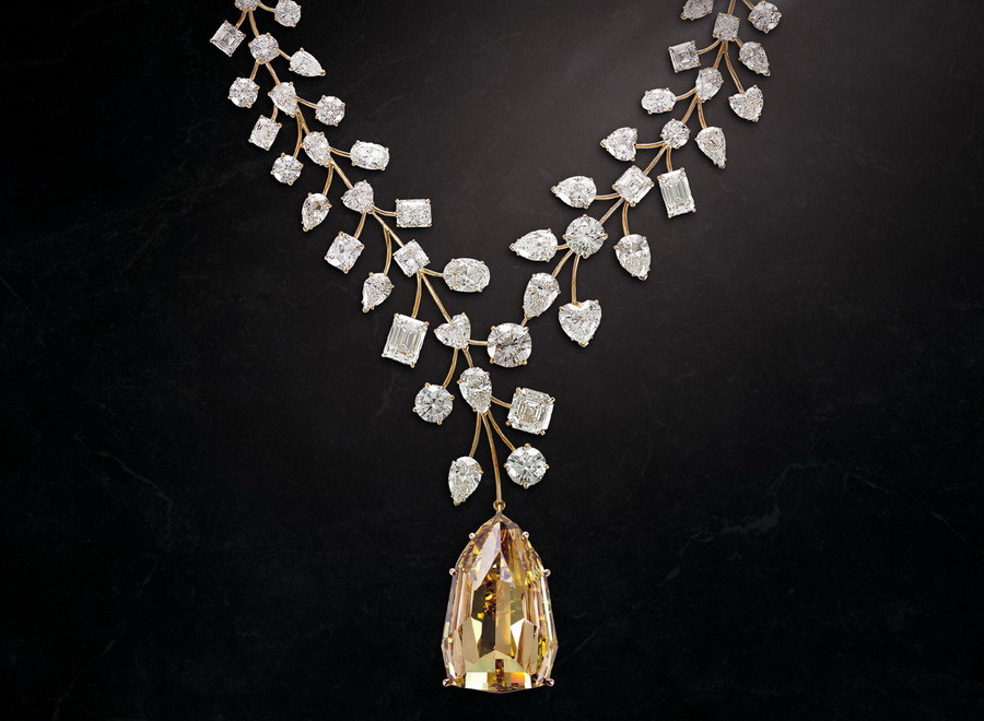 Un diamant perfect de 407 carate găsit de o fetiţă din Congo acum 30 de ani, piesa centrală din cel mai scump colier din lume