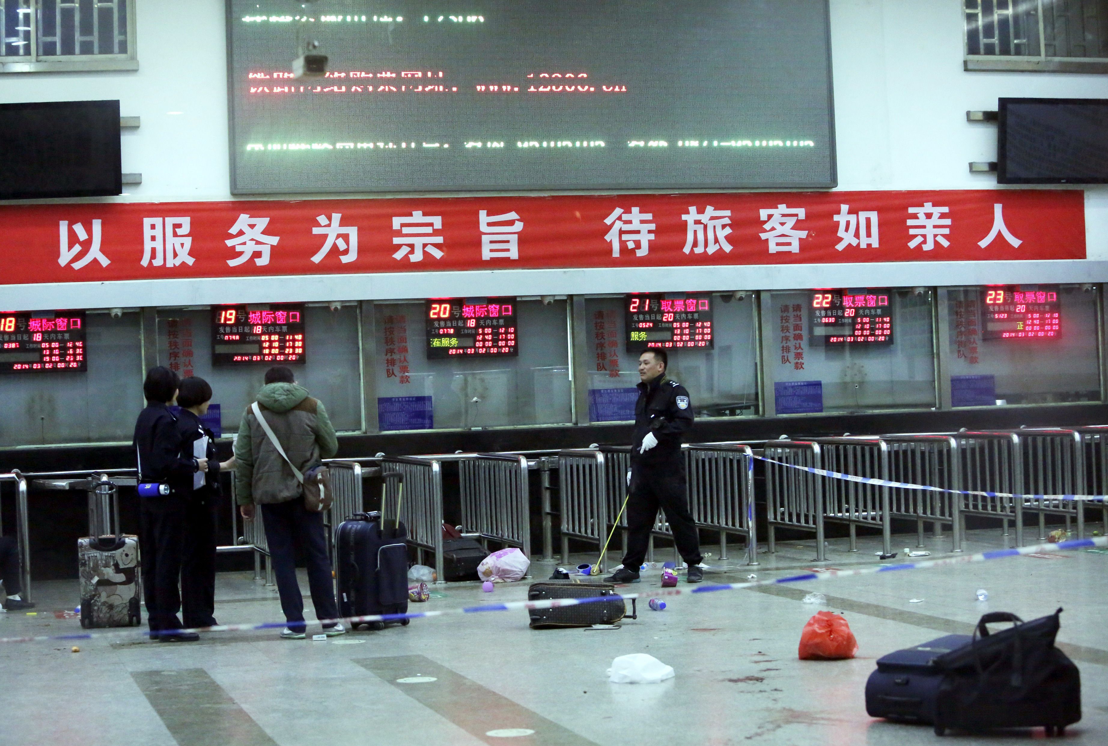 Cel puţin 29 de morţi şi peste 130 de răniţi într-un atac comis într-o gară din China