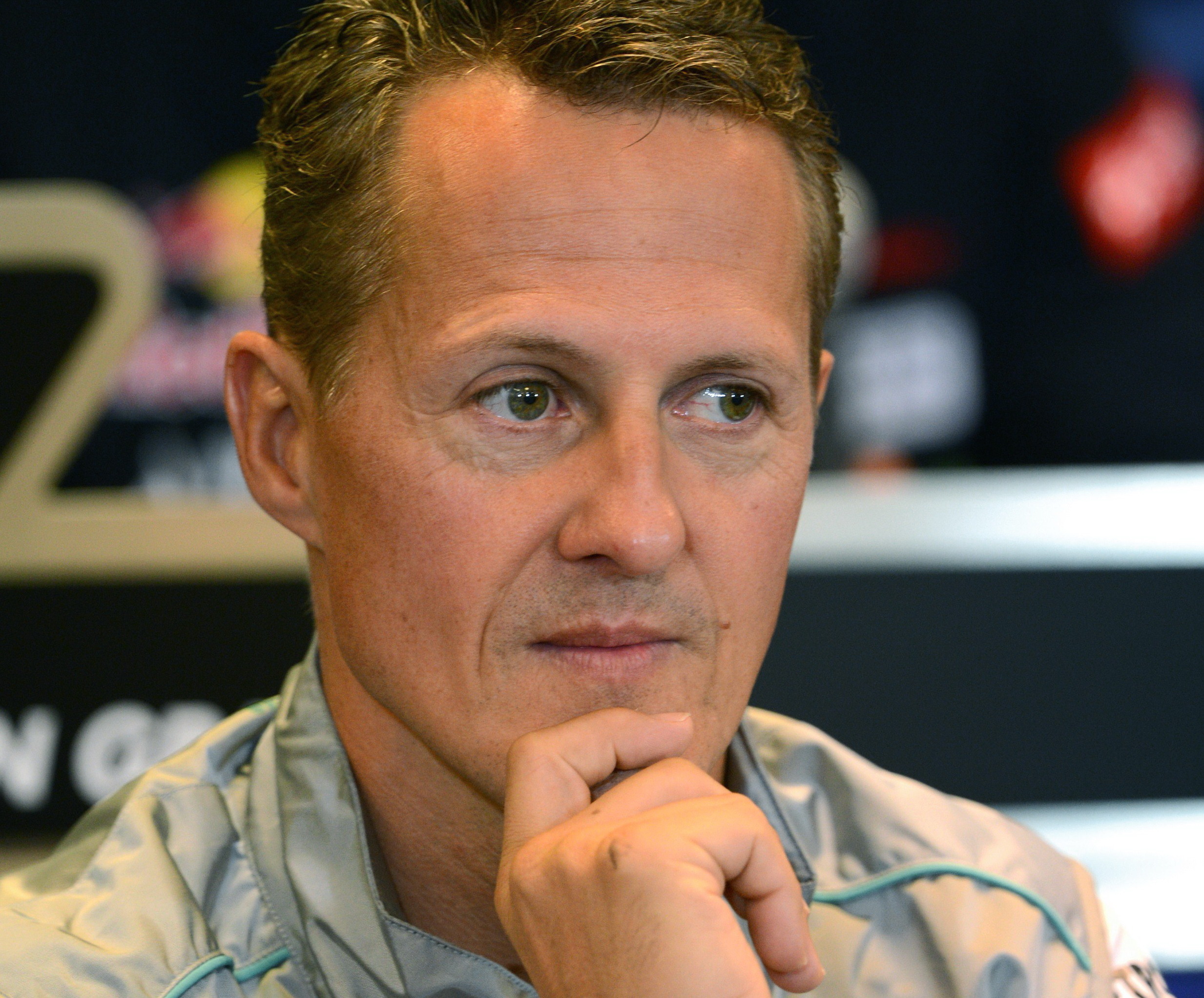 Mici semne încurajatoare cu privire la starea sănătăţii lui Michael Schumacher 