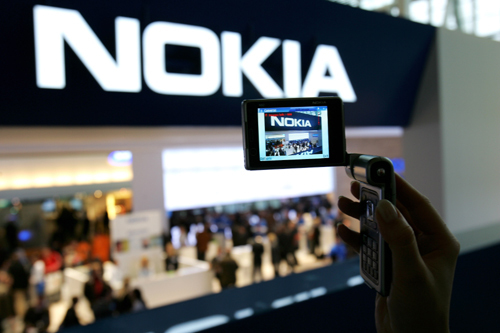 Nokia începe cel mai drastic program de concedieri din ultimii 20 de ani - va desfiinţa până la 6.000 de locuri de muncă