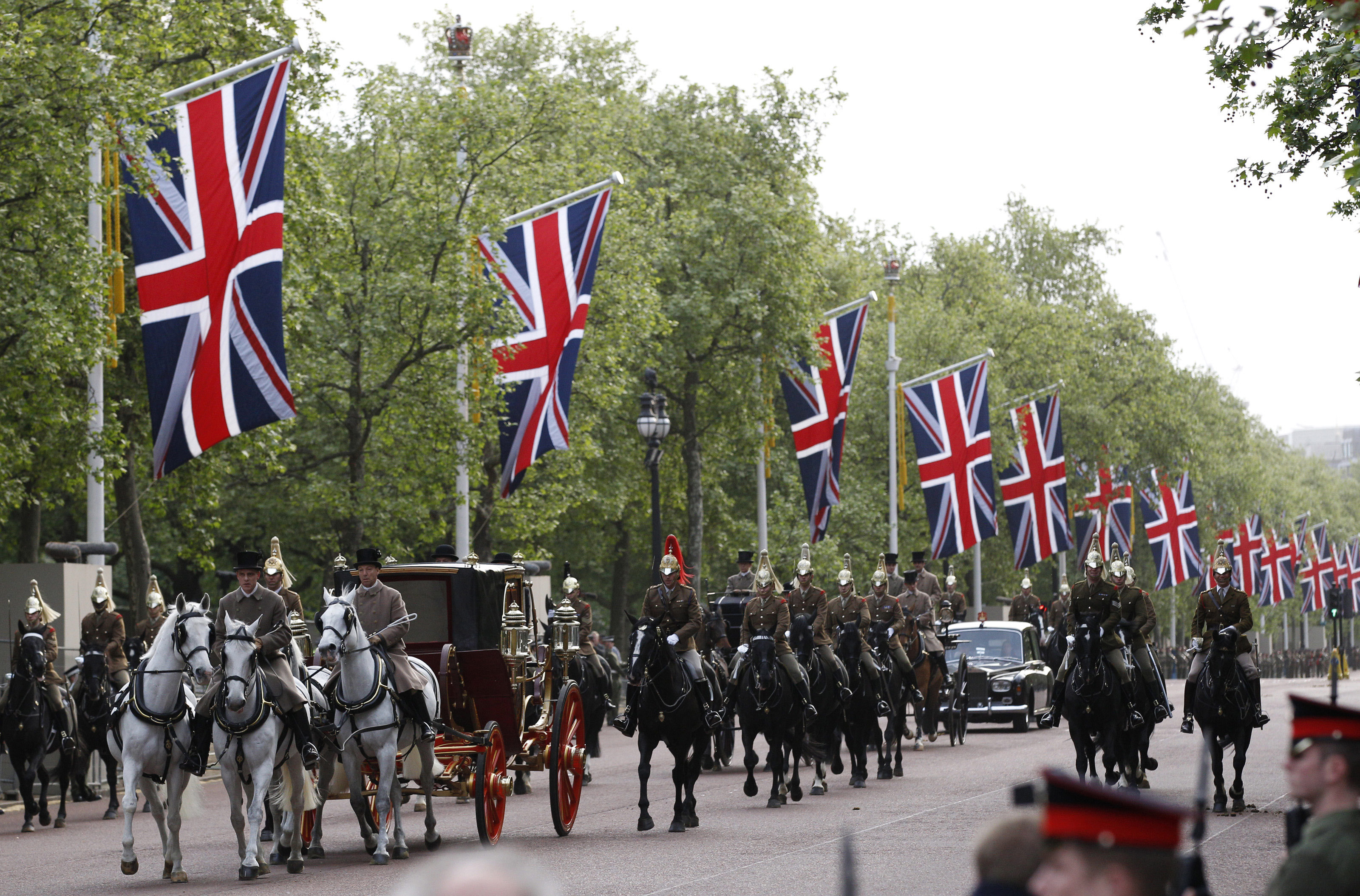 Nunta regală pune monarhia britanică în centrul lumii pentru o zi