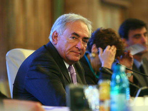 Şeful FMI, Dominique Strauss-Kahn, retinut de politia din New York pentru agresiune sexuala