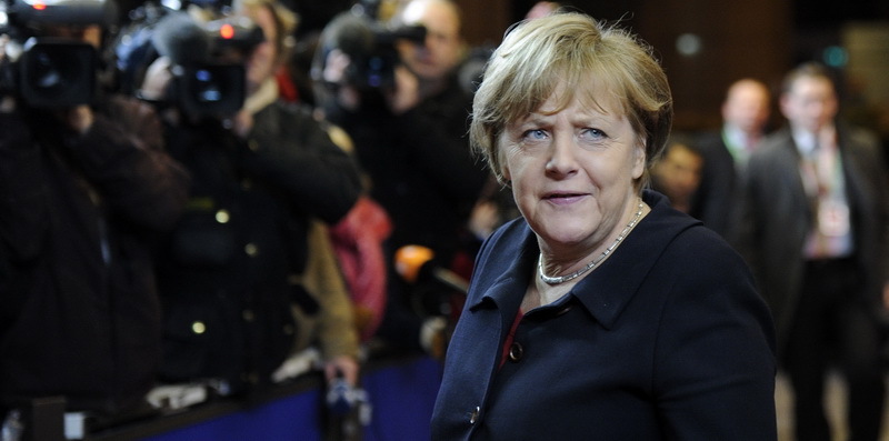 Merkel: Europa trebuie să acţioneze cât mai repede după reducerea ratingului