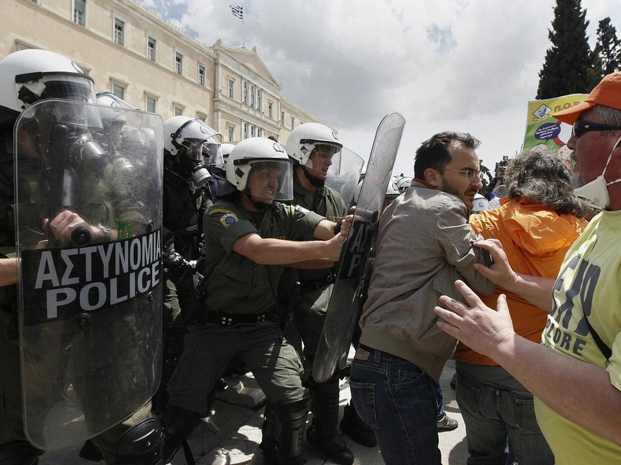 Măsurile de austeritate şi-au spus cuvântul: scăderi economice puternice pentru Grecia şi Portugalia