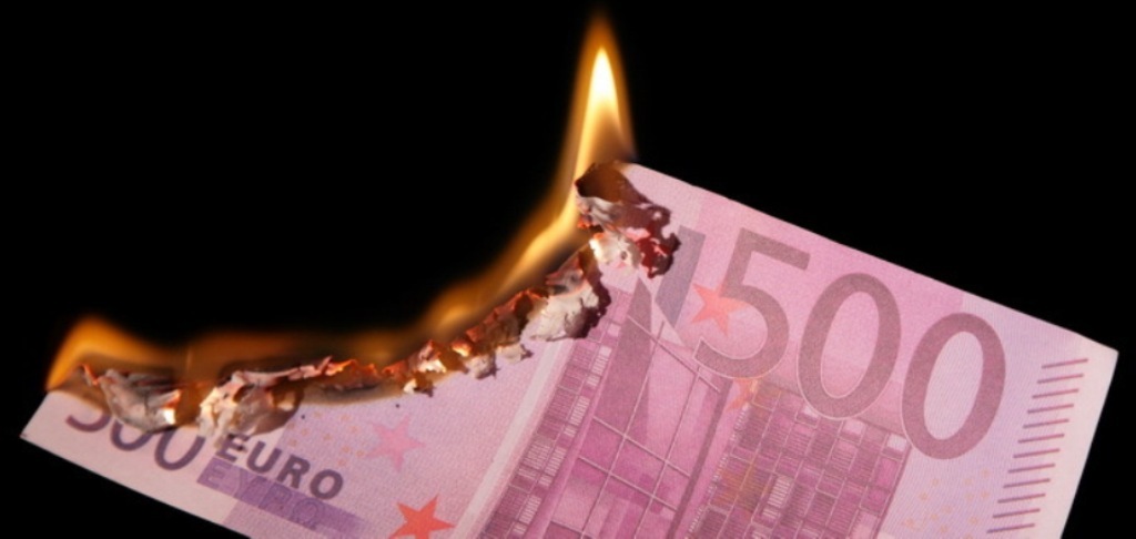 Ştergerea datoriilor Greciei determină pierderi de peste 70% pentru băncile europene