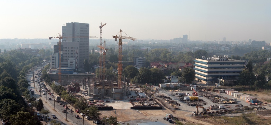 Chiriile pentru spaţiile de birouri din Bucureşti sunt în continuare mari în pofida secetei din imobiliare