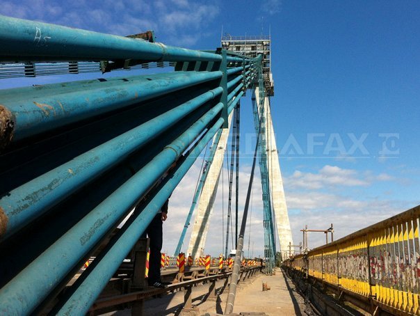 Traficul rutier pe podul de la Agigea va fi restricţionat la maxim 3,5 tone de la 1 octombrie
