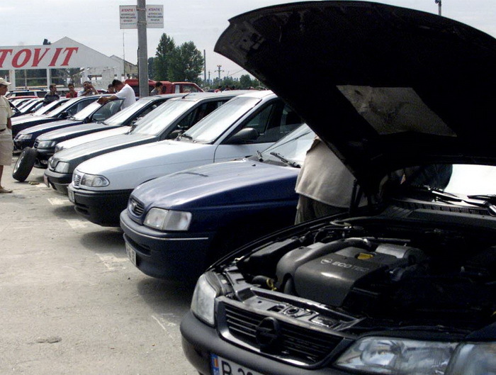 curba pinten pui  Autovit.ro: Cresc exporturile de masini second hand scumpe din Romania