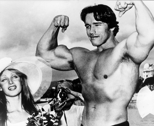 Arnold Schwarzenegger se întoarce la vechea sa iubire - culturismul