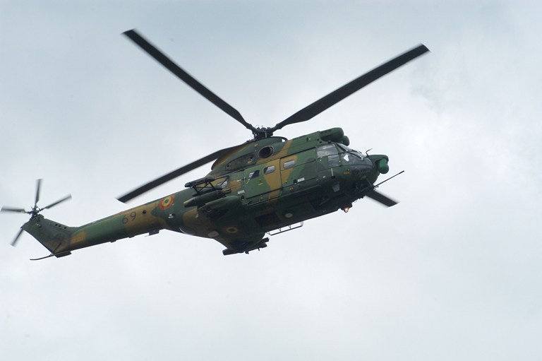 MApN: Elicopterul prăbuşit în Bacău este un aparat Puma SOCAT