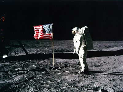 Ce s-a întâmplat cu steagurile americane înfipte pe Lună