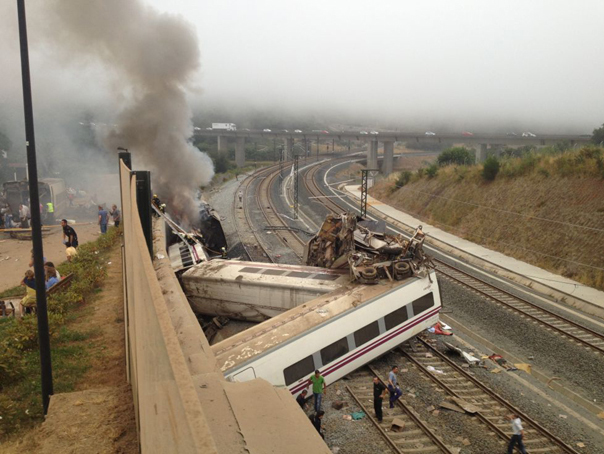 Tragedie feroviară în Spania: Cel puţin 10 persoane au murit în urma deraierii unui tren - VIDEO