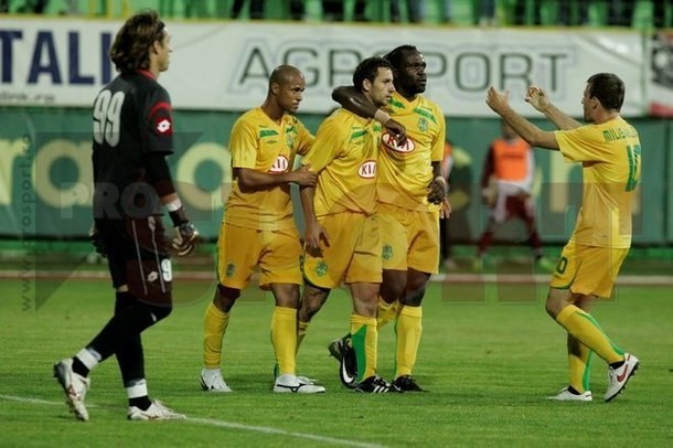 FC Vaslui va întâlni Fenerbahce Istanbul în turul trei preliminar al Ligii Campionilor