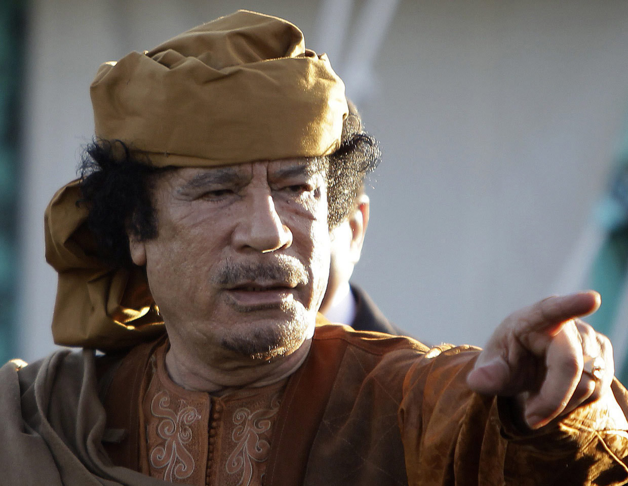 Occidentul ar vrea să îl aresteze pe Muammar Gadhafi