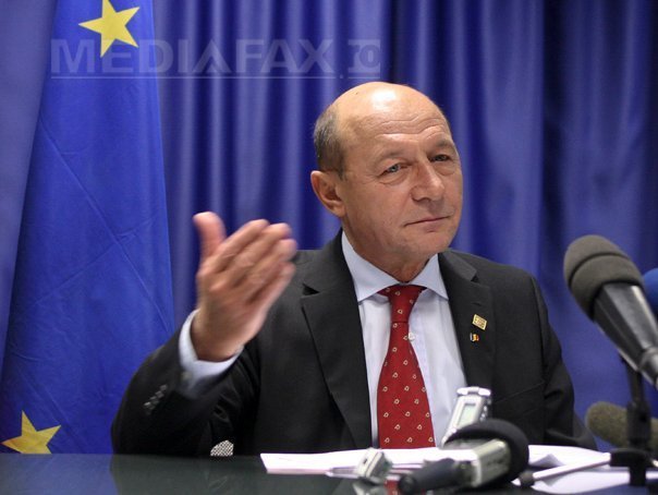 Băsescu: Interesul României e să negocieze; dacă anunţăm veto, suntem în afară, nu ne caută nimeni