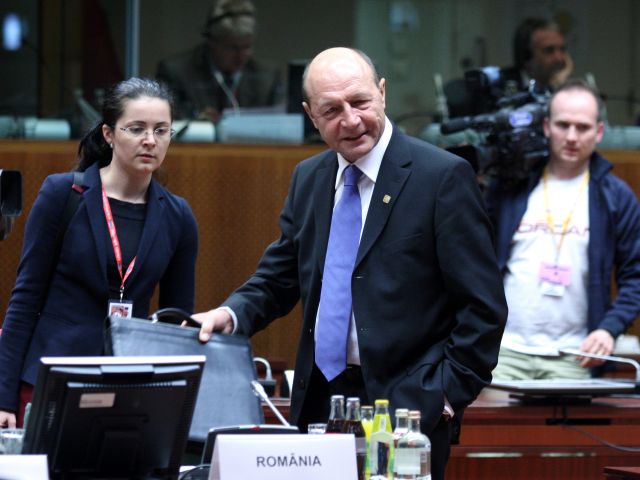 Băsescu: Am primit mici înţepături, cum e cu veto-ul României 