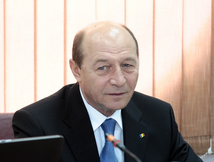 Băsescu: E "boală grea" regionalizarea 