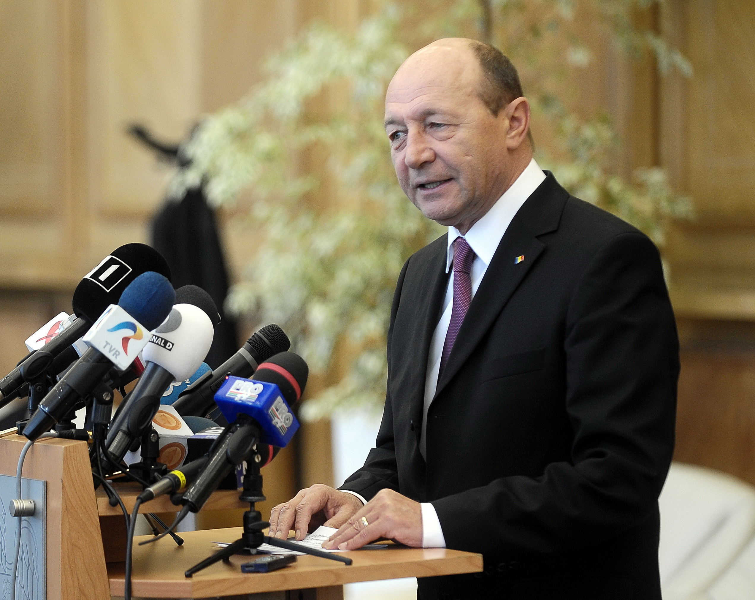 Băsescu: Avem o problemă majoră de credibilitate în UE: miniştrii cu dosare, plagiatul lui Ponta