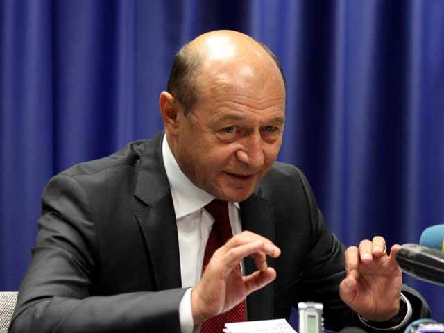 Băsescu ar lua fără ezitare din nou măsuri de austeritate dacă ar fi în interes naţional