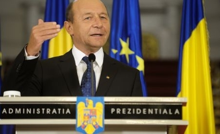 Băsescu: Am promulgat noua lege de accelerare a restituirilor