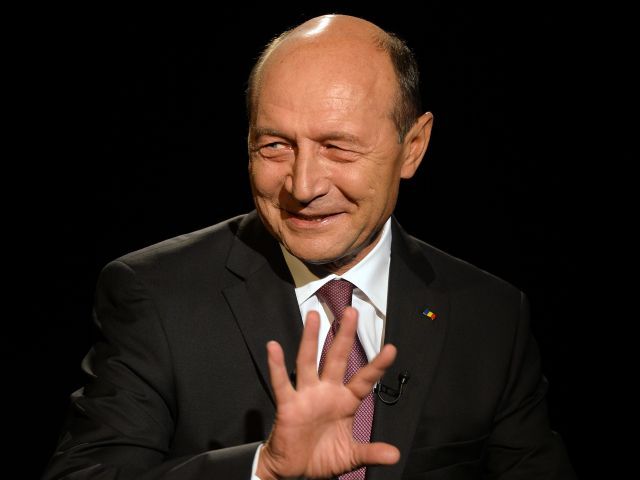 Sfatul lui Băsescu pentru previzionarea cursului valutar