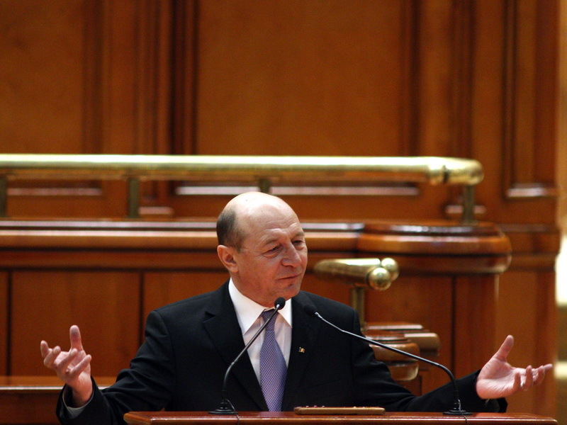 Băsescu: Personalul Preşedinţiei a scăzut cu 17 salariaţi faţă de 2004