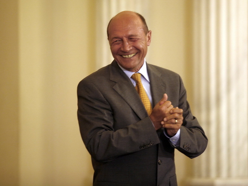 Băsescu: Se apropie vremea candidaturii unei femei la Preşedinţie. "Femeile sunt un câştig în politică"