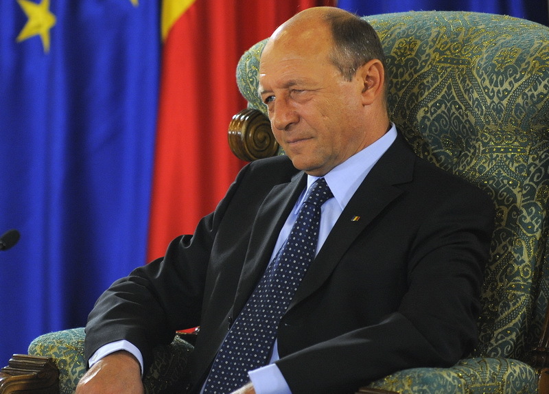 Traian Băsescu continuă să susţină reluarea activităţii la exploatările de aur, argint, cupru