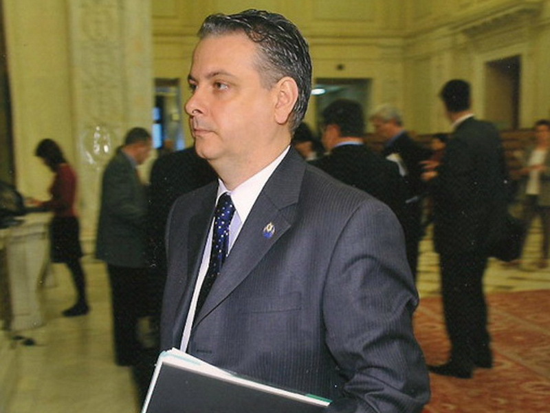 Cristian Petrescu, de la mecanic utilaj calcul la ministerul Dezvoltării Regionale şi Turismului