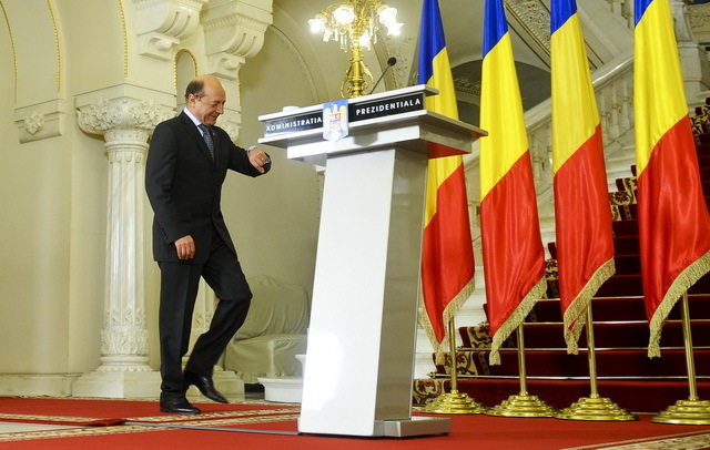 Traian Băsescu revine la Cotroceni. Curtea Constituţională a invalidat referendumul. Crin Antonescu nu se retrage din viaţa politică