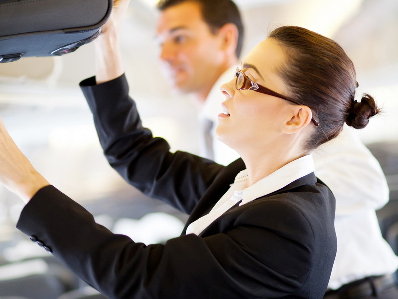 Ce salarii oferă o companie aeriană din Arabia Saudită stewardeselor românce